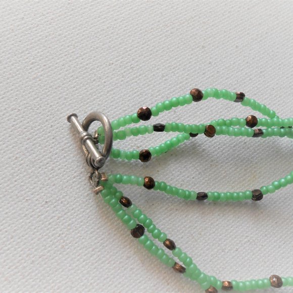 Green Oval Disk and Seed Bead Necklace - Picture 3 of 6